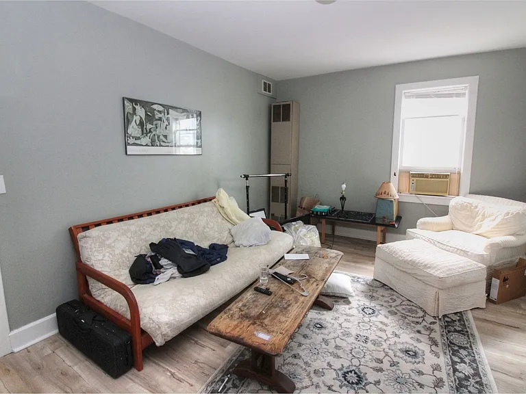 224-226 Pine St — Photo 8