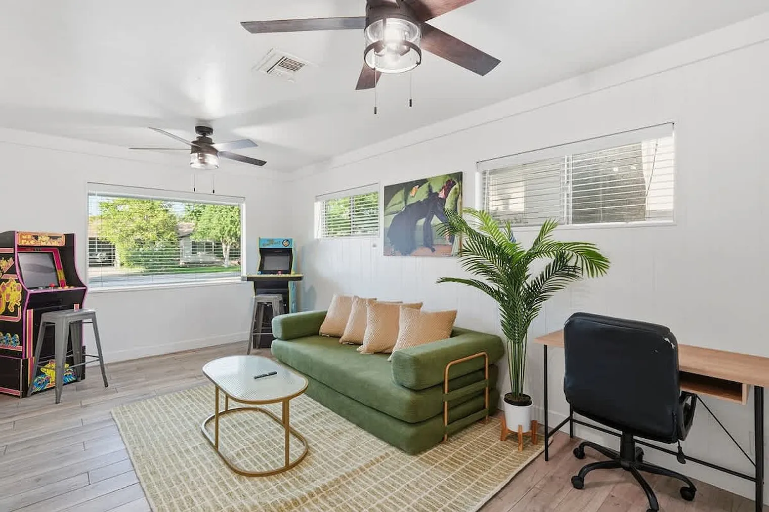 3 bed, 2.0 bath, $5,276 — Photo 2