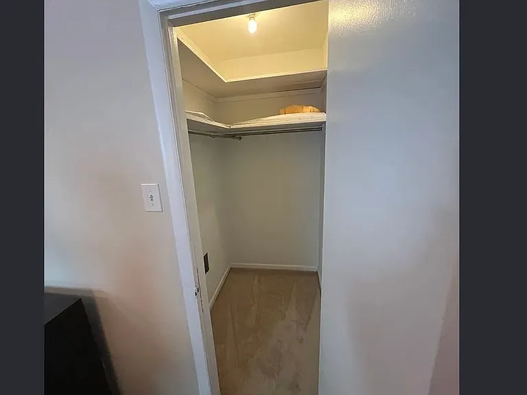 10527 Montrose Ave #104 — Photo 6