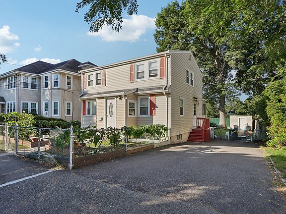 2nd image of 57 Safford St