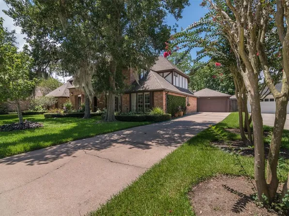 16315 Laurelfield Dr, Houston, TX 77059