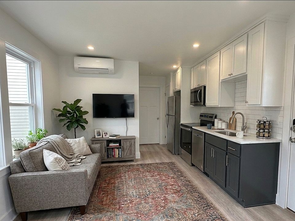 1st image of 507 E Ann St APT 3