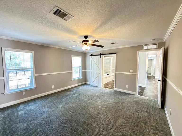 55 Oak Ave — Photo 38