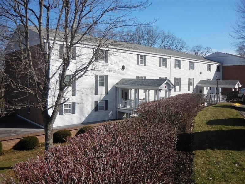 1st image of 505 Camelot Dr