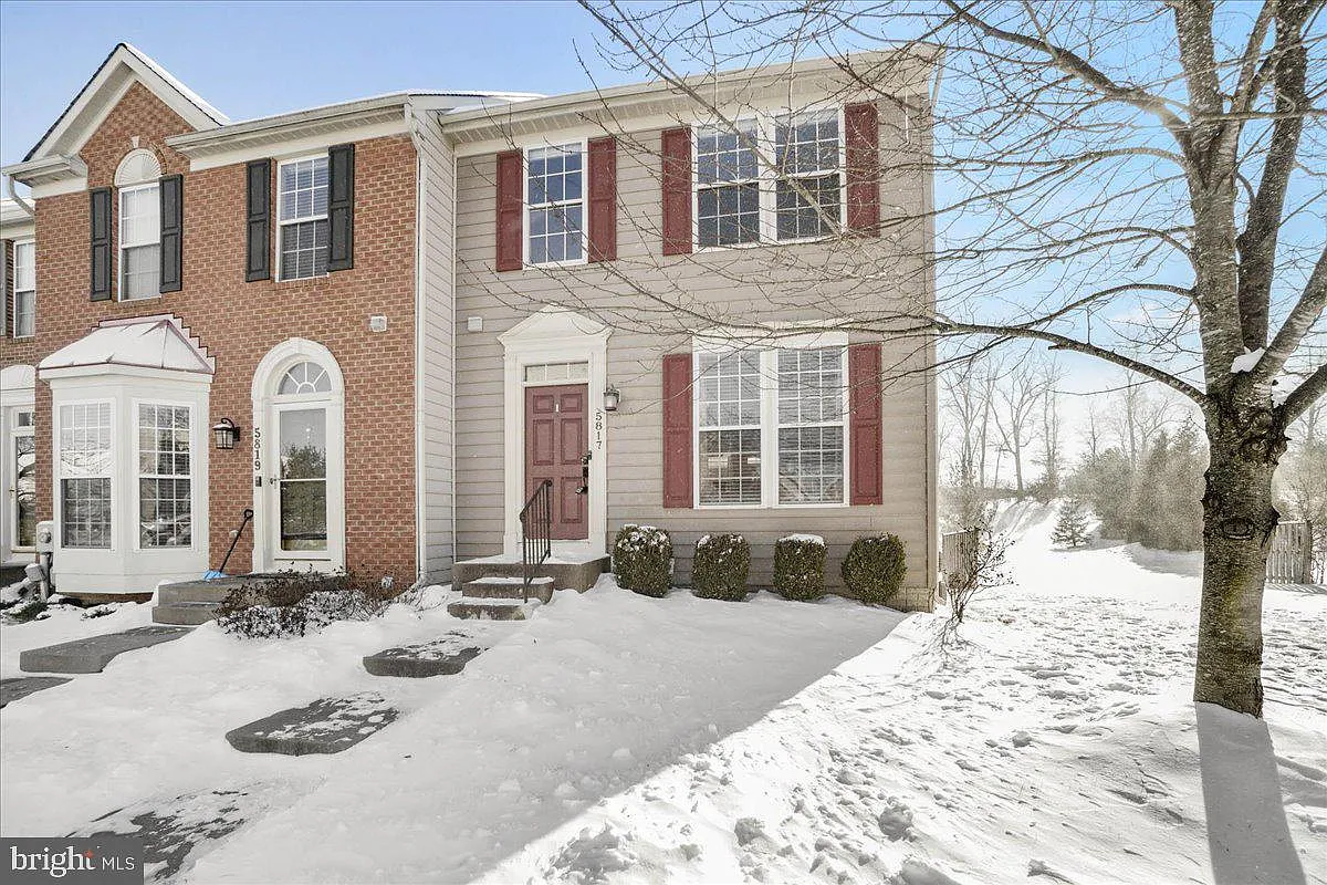 5817 Whiterose Way photo 1