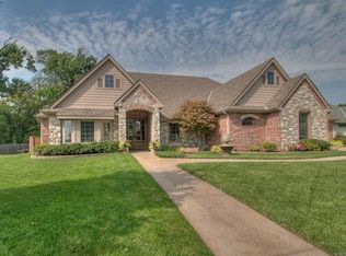 2411 Burlingame Rdg, Bartlesville, OK 74006