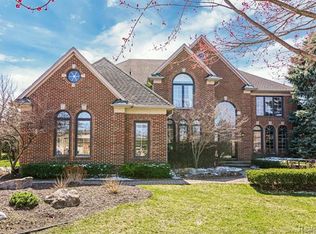 1220 Wheaton Ct, Rochester, MI 48307