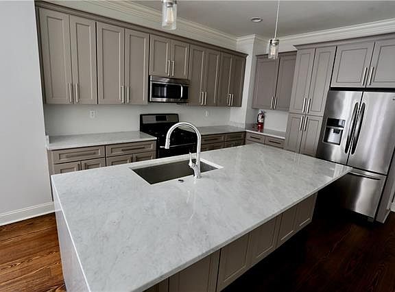4th image of 4224 Dryades St