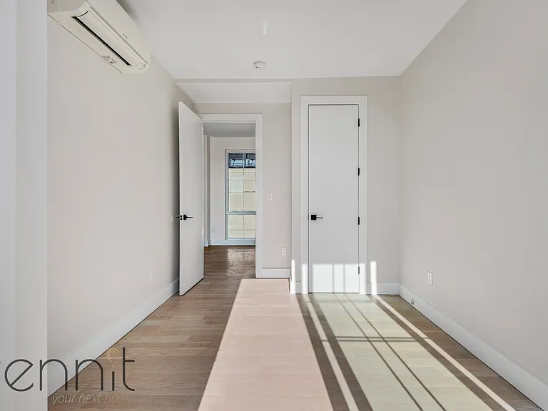 937 Rogers Ave #5R — Photo 5
