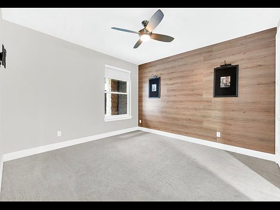 4th image of 4060 Spring Valley Rd