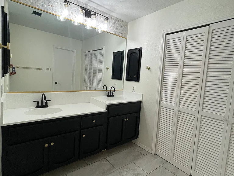 6158 Desert Trail St — Photo 15