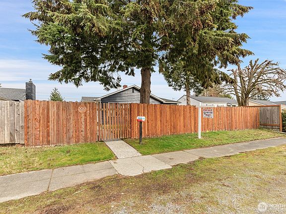 2nd image of 5013 N 30th
