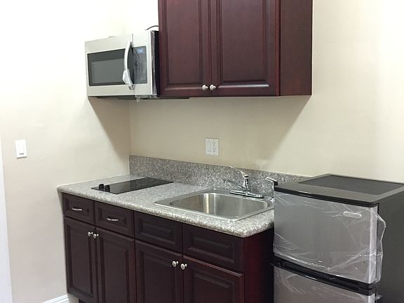 3rd image of 1030 E Green St APT 5A