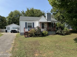 2606 Orton Dr, Maryville, TN 37804