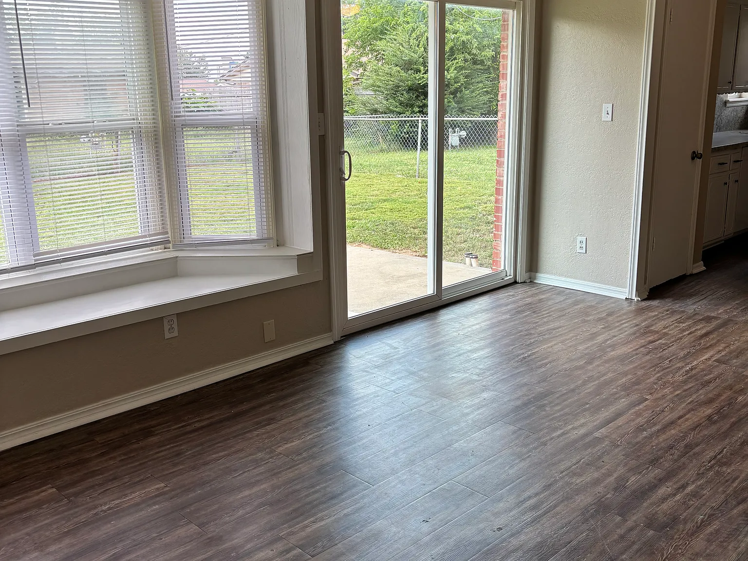 3 bed, 1.5 bath, 1050 sqft, $1,395 — Photo 4