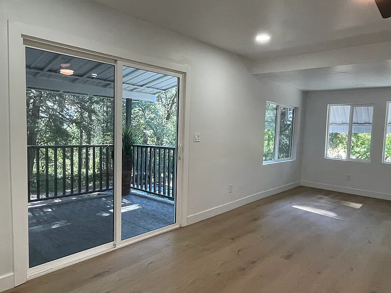 254 Hughes Rd — Photo 5