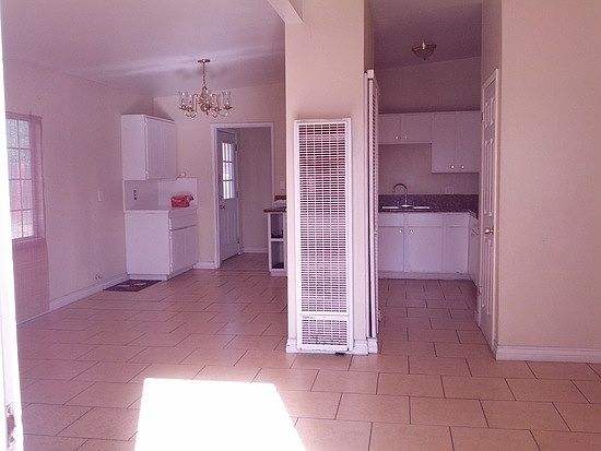 5th image of 27010 Villa Ave