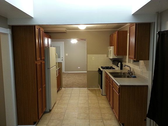 4th image of 26084 Groveland St