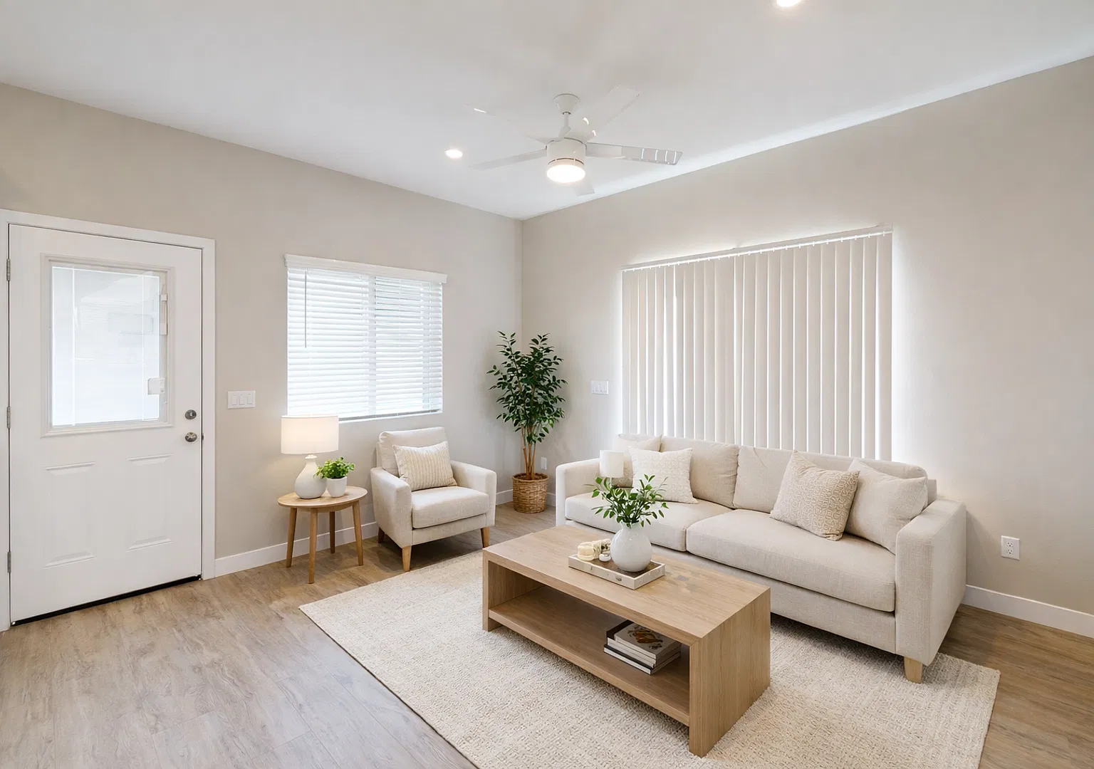 4BD/2BA, Great Yard! — Photo 2
