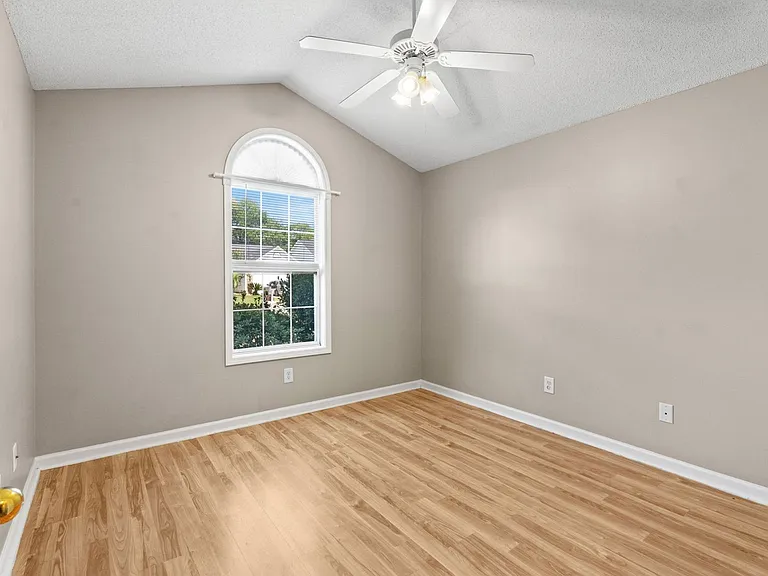 4681 Southgate Pkwy — Photo 17