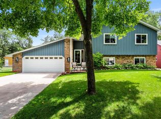 11465 Kerry St NW, Coon Rapids, MN 55433