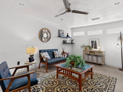 938 11th St NW, Albuquerque, NM, 87102