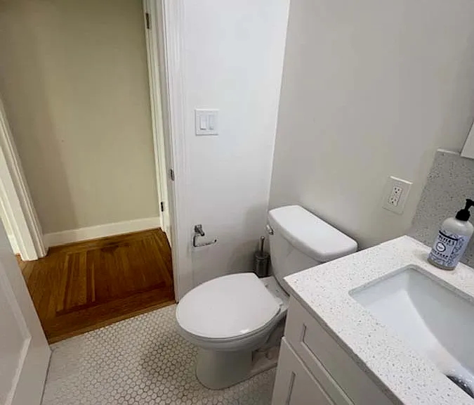 573 Wesley Ave #4 — Photo 25