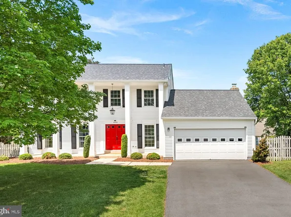 4628 Sand Rock Ln, Chantilly, VA 20151