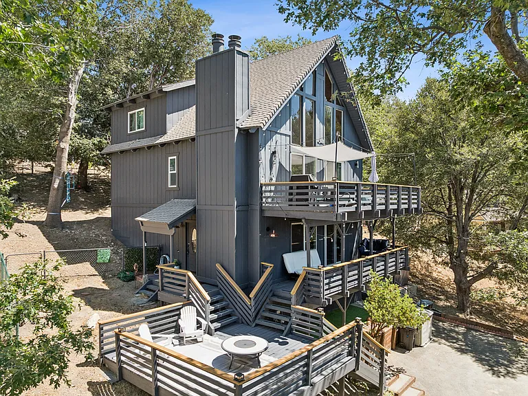 27528 Matterhorn Dr — Photo 1