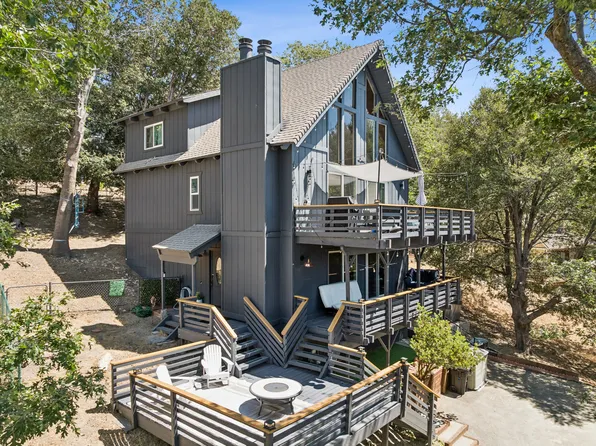 27528 Matterhorn Dr, Lake Arrowhead, CA 92352