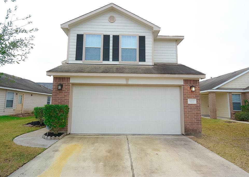 1st image of 7442 Fox Knoll Ln