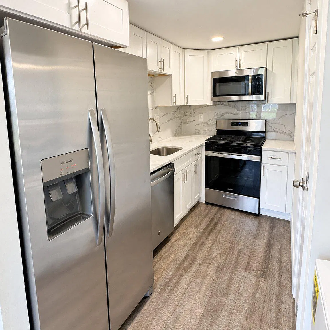 2 bed, 1.5 bath, 1133 sqft, $1,800 — Photo 4