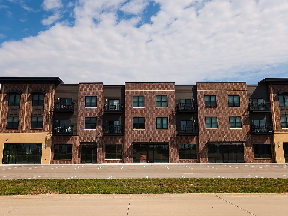 1st image of 8411 Peosta Commercial Ct #202