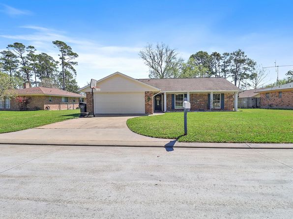 12404 Old River Dr, Mont Belvieu, TX 77523
