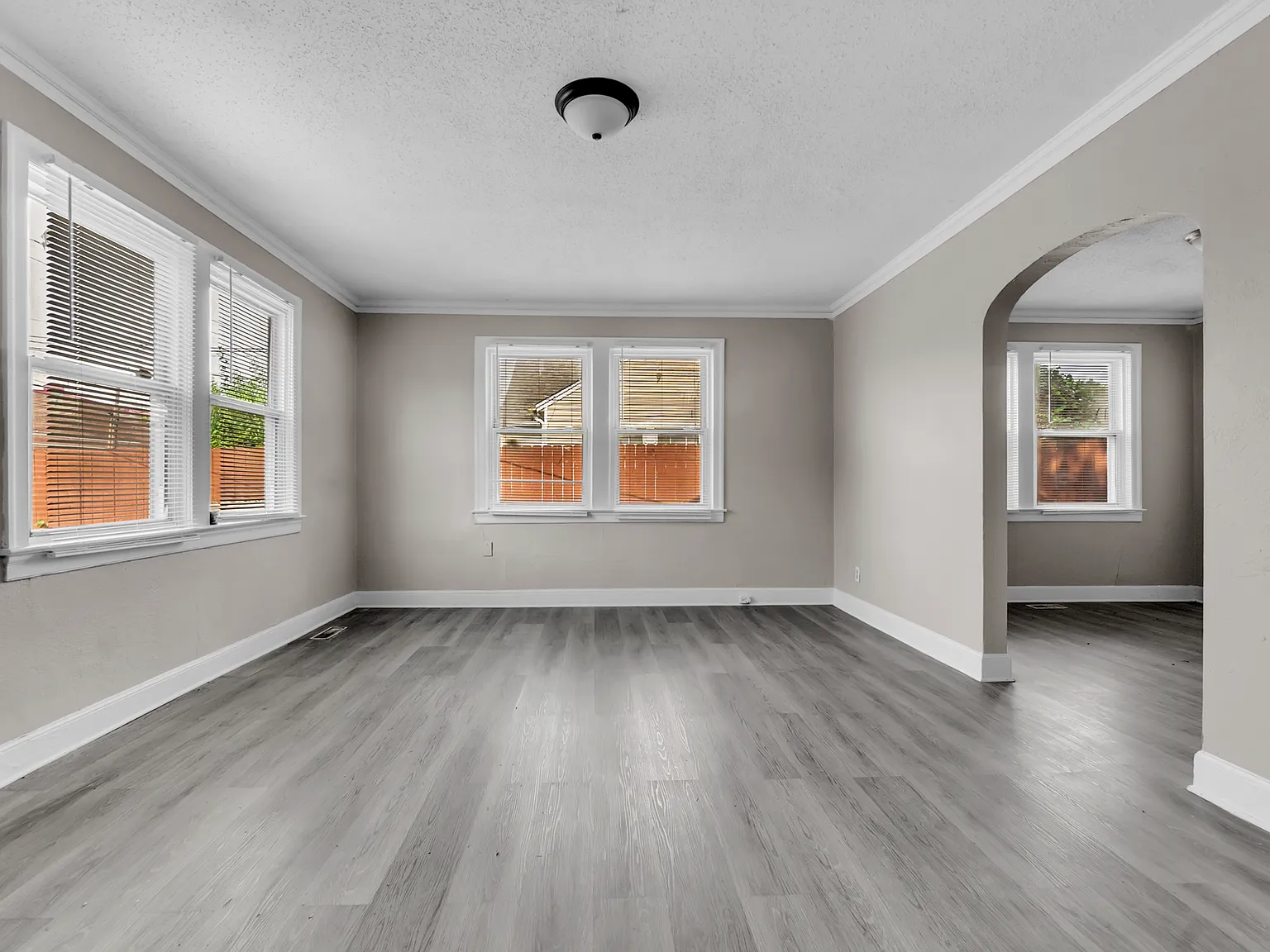 3 bed, 1267 sqft, $1,375 — Photo 2