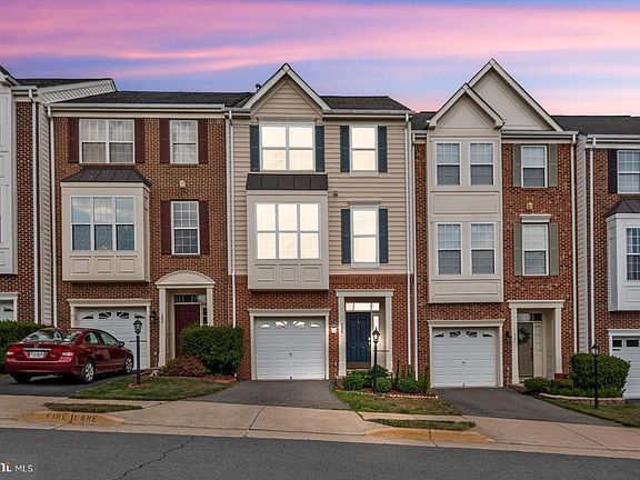 2nd image of 504 Legrace Ter NE