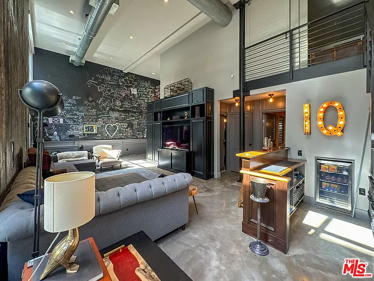 1037 N Laurel Ave #10B — Photo 6