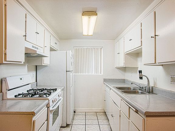4th image of 250 W Spazier Ave APT 205