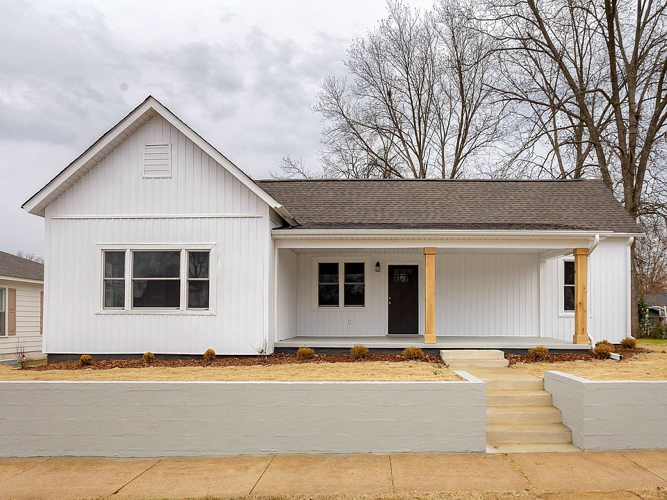 1st image of 304 1st St