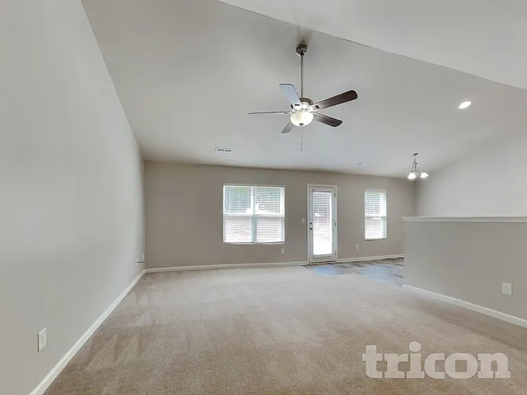 129 Ridgemoore Ct — Photo 3