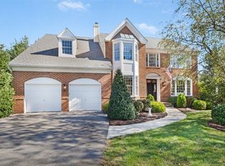 19 Abraham Rd, Whitehouse Station, NJ 08889