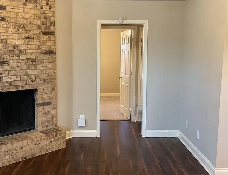2301 Lago Trl — Photo 8