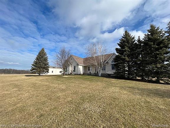 5th image of 280 N Goetze Rd
