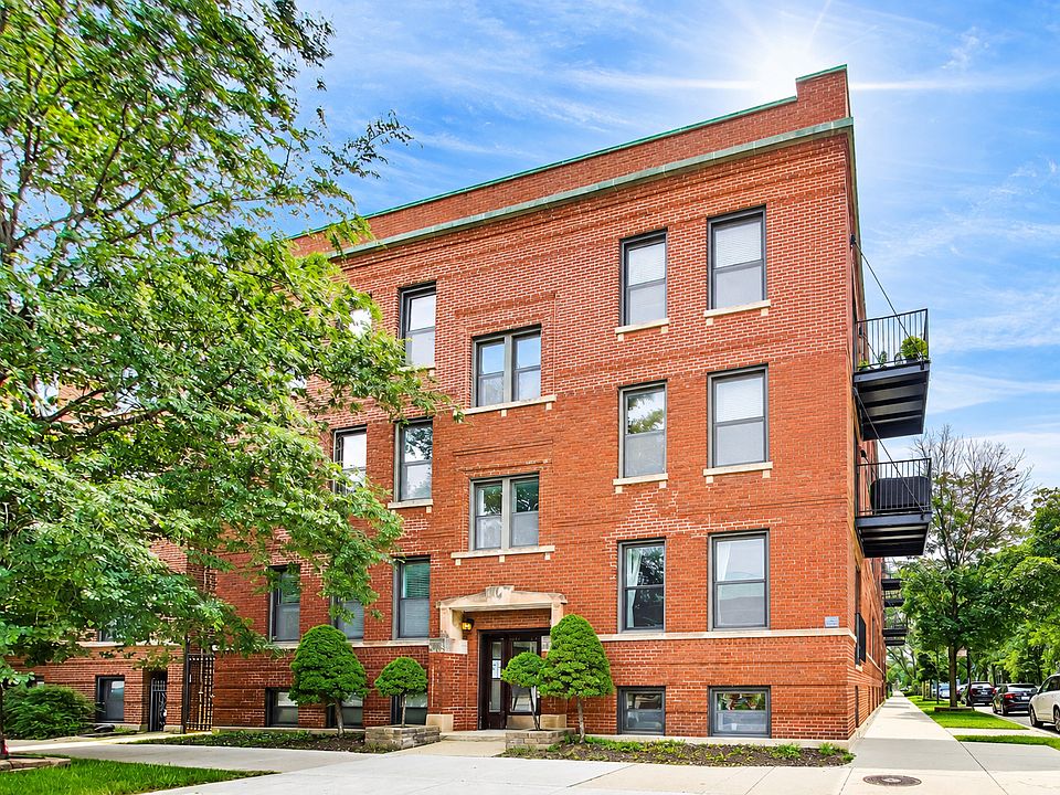 1st image of 1659 W Addison St APT 1