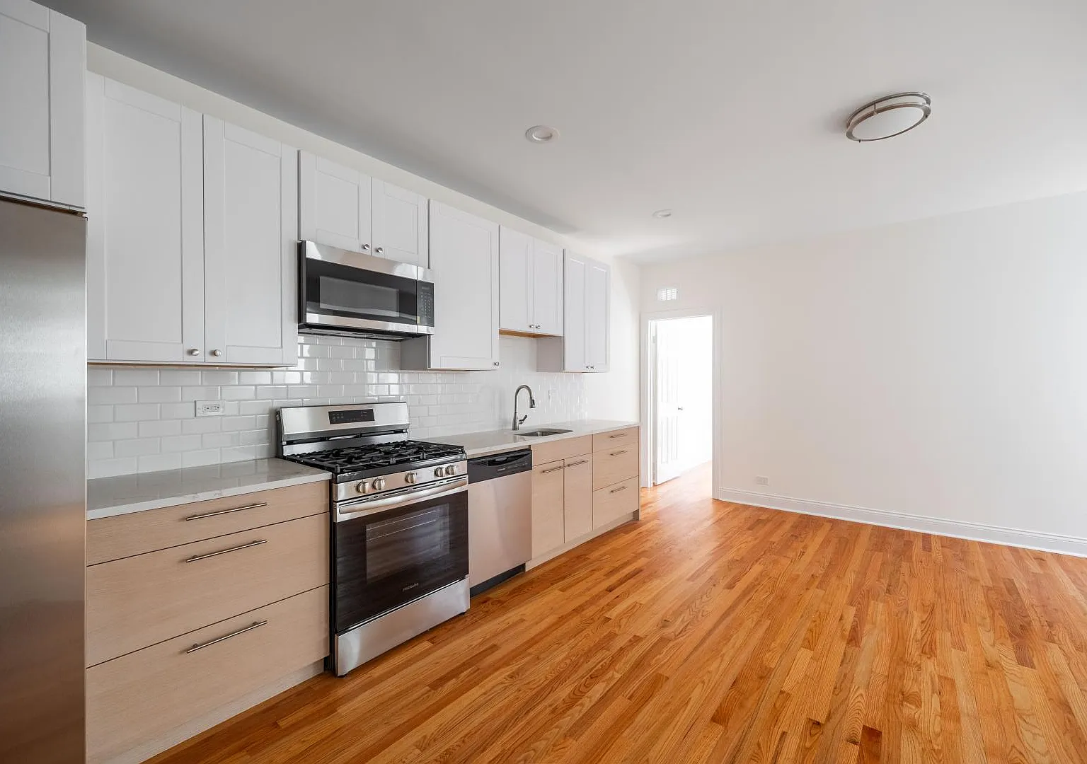 3107 North Harding Avenue #2N — Photo 3