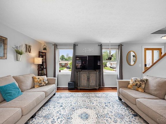 4th image of 5799 Tall Oaks Dr