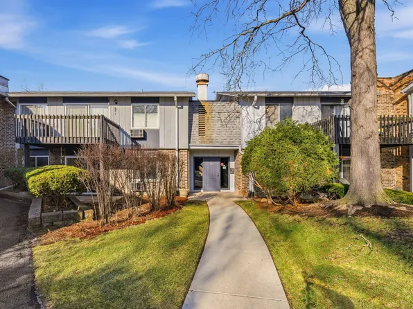 950 E Old Willow Rd APT 101, Prospect Heights, IL 60070