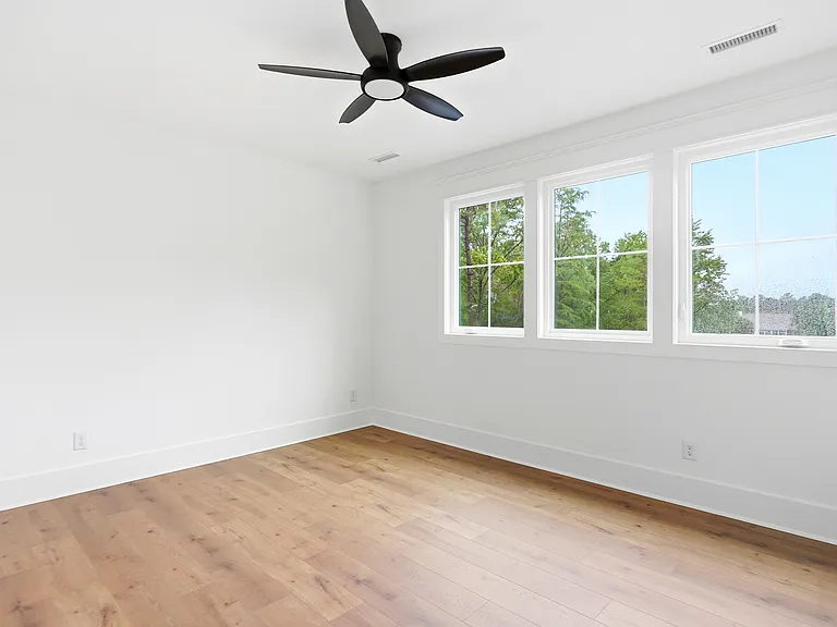 9016 Sedgley Dr — Photo 44