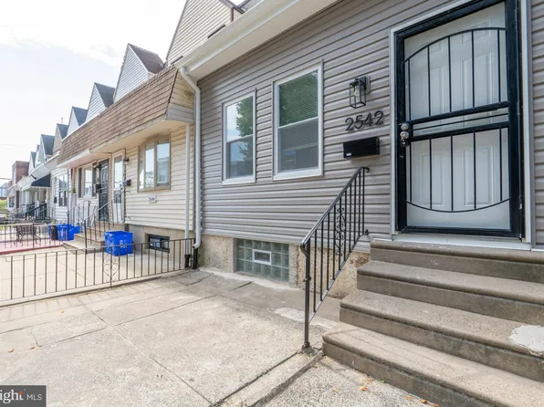 2542 Bonaffon St, Philadelphia, PA 19142