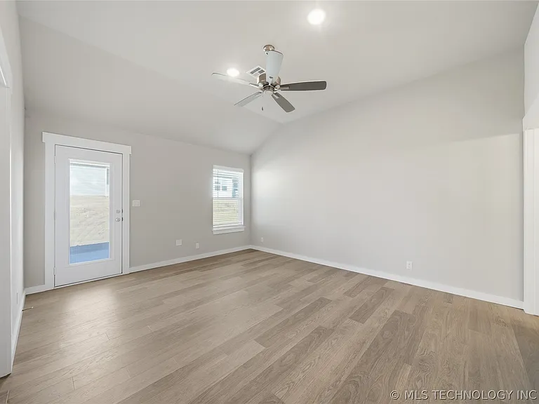 14631 E 39th St S — Photo 14